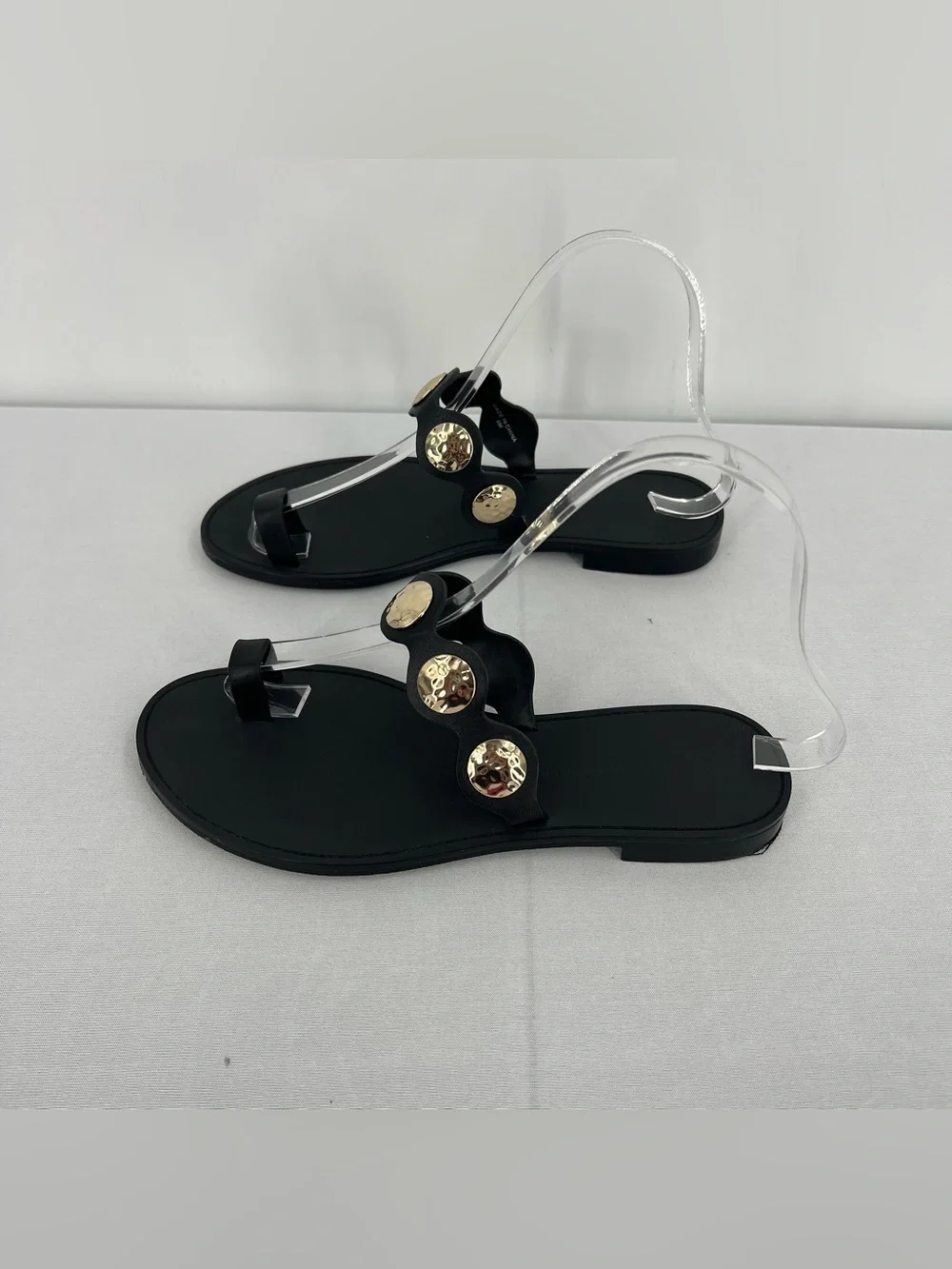 Black Gold accent Leather Toe Ring Sandals 6 old money resort euro summer - Picture 11 of 16